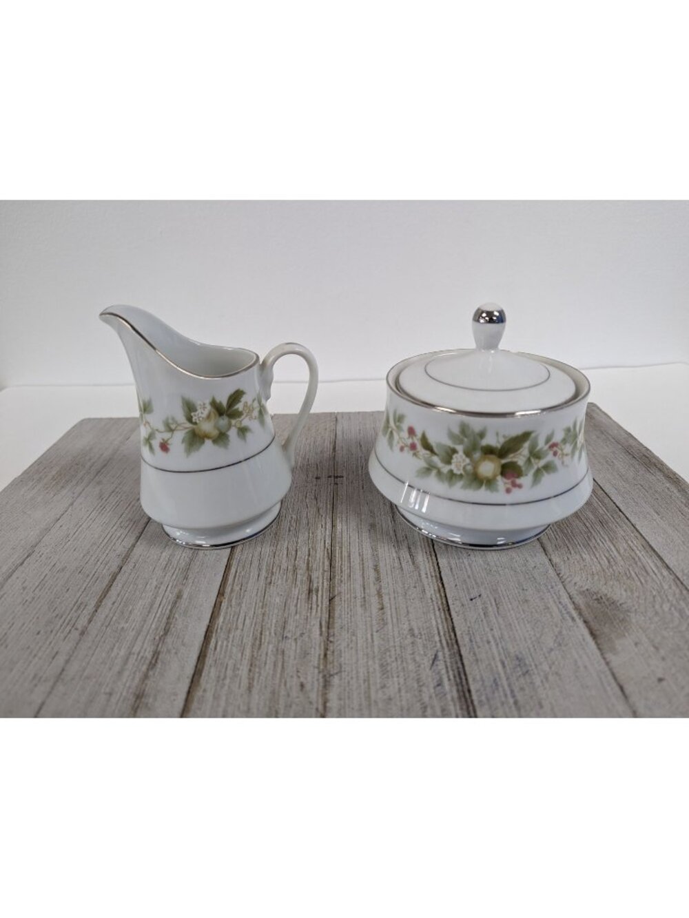 Vintage Set Premiere Pickwick Pink & White Floral Creamer & Sugar Bowl w/ Lid
